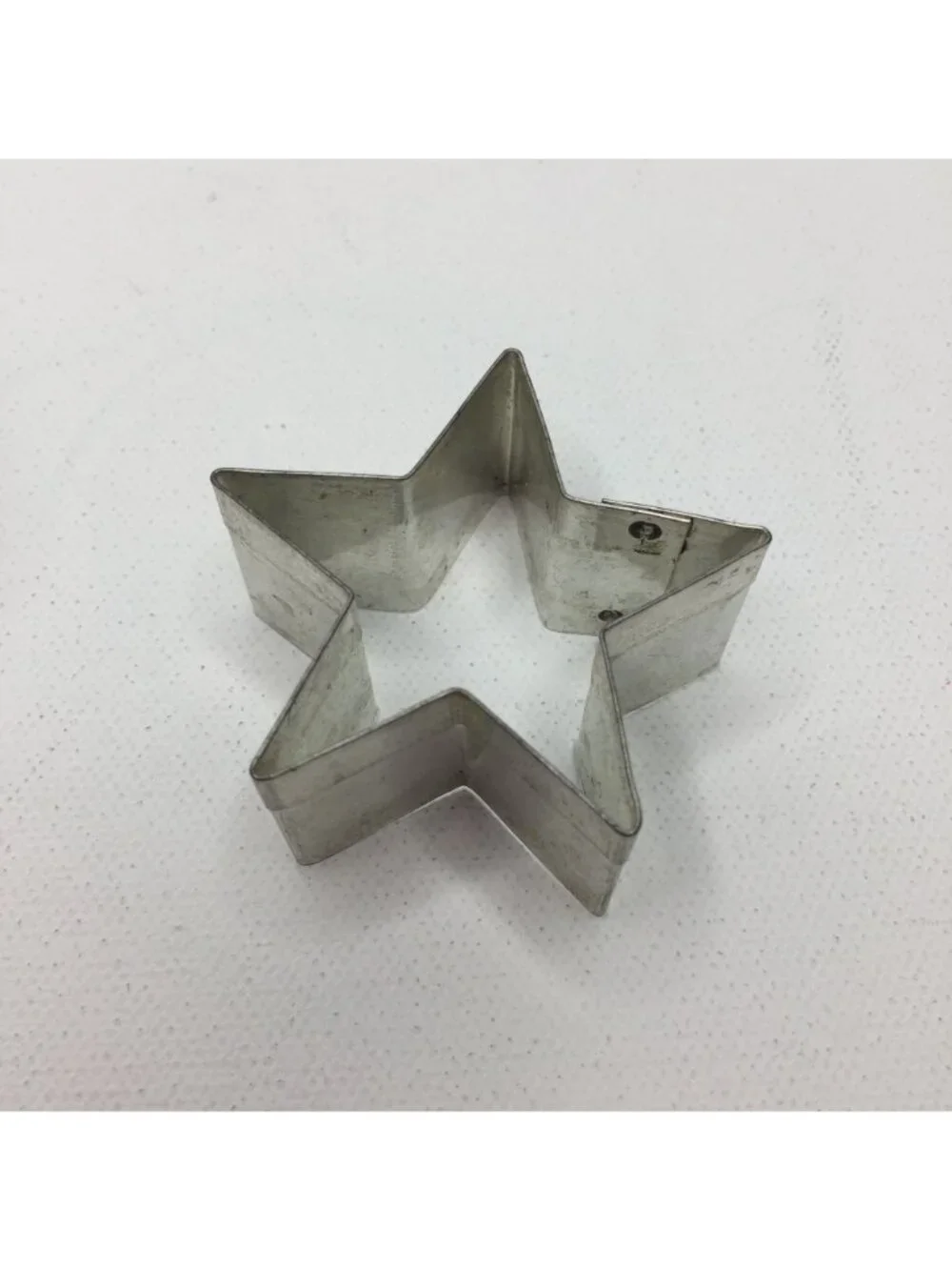 Vintage Christmas Theme Set 5 Metal Cookie Cutters Bell Candle Heart Tree Star